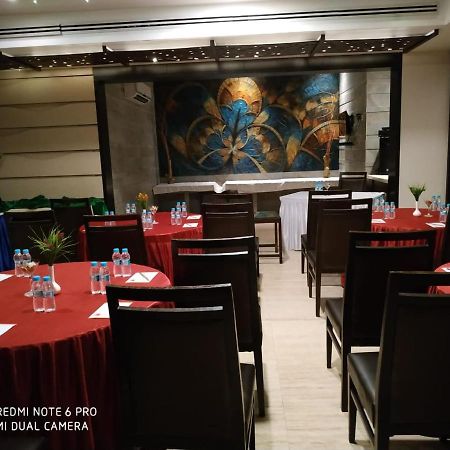 Tarawade Clarks Inn Pune Esterno foto
