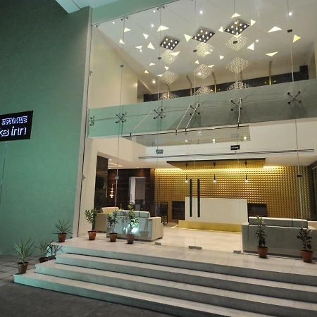 Tarawade Clarks Inn Pune Esterno foto