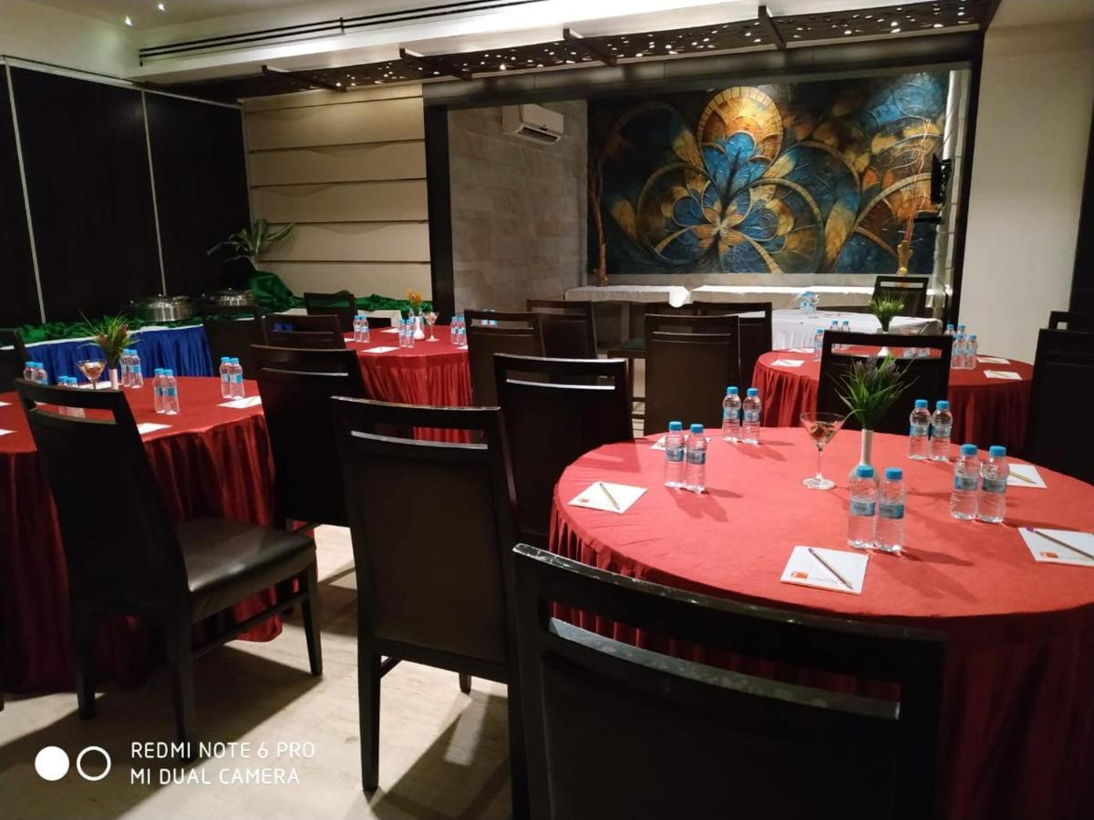 Tarawade Clarks Inn Pune Esterno foto