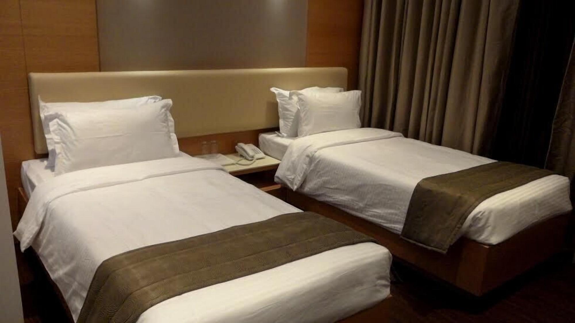 Tarawade Clarks Inn Pune Esterno foto