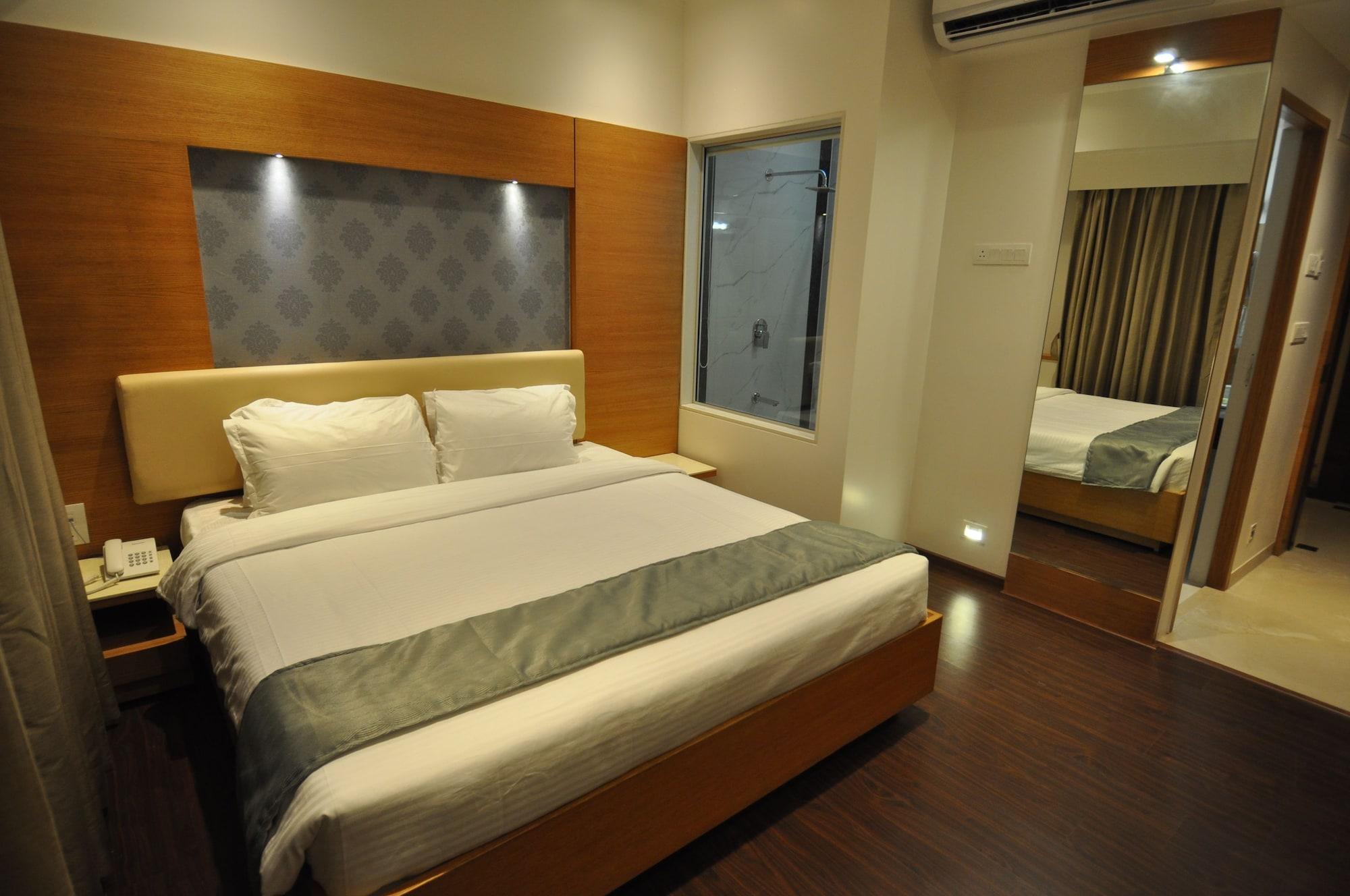 Tarawade Clarks Inn Pune Esterno foto