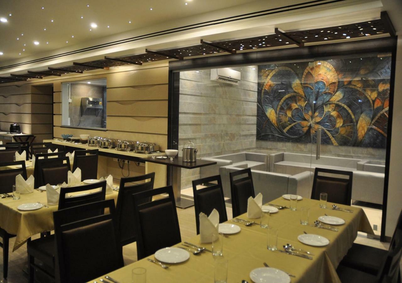 Tarawade Clarks Inn Pune Esterno foto
